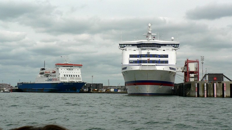 p&o ferries, crisis communication management, ferries in the harbour