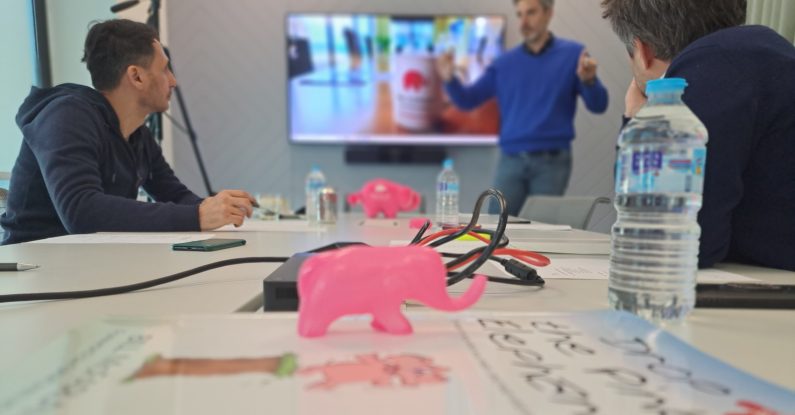 communication in business, Pink Elephant Communications